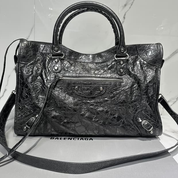 [새상품급 정품] 발렌시아가 르 시티 모터백 미디움 실버