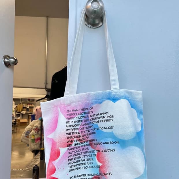 더뮤지엄비지터 스프레이 에코백 MULTI SPRAYED ECOBAG