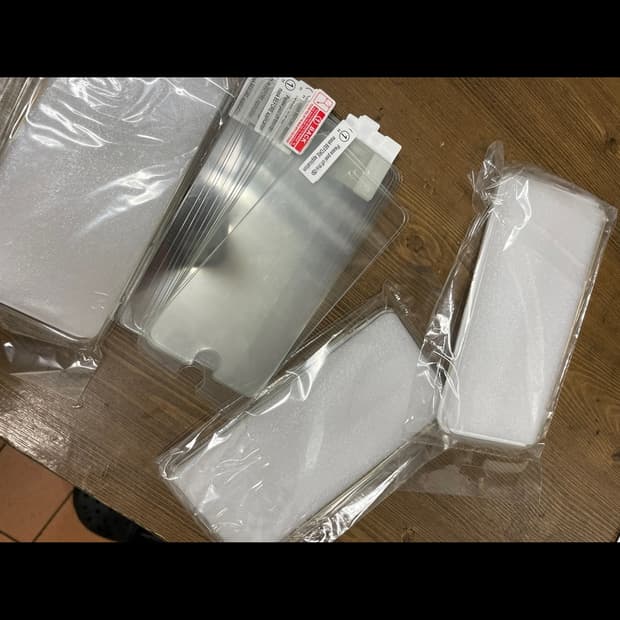 (무배)아이폰7,8,se2 보호필름 케이스 판매합니다