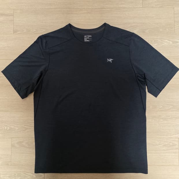 아크테릭스 코막 크루 SS맨 Black Sapphire Heather M