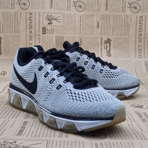 나이키 에어맥스 테일윈드8 운동화 235