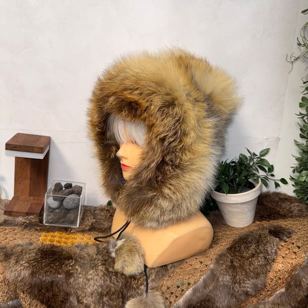 Mixed brown fox fur hood eskimo hat