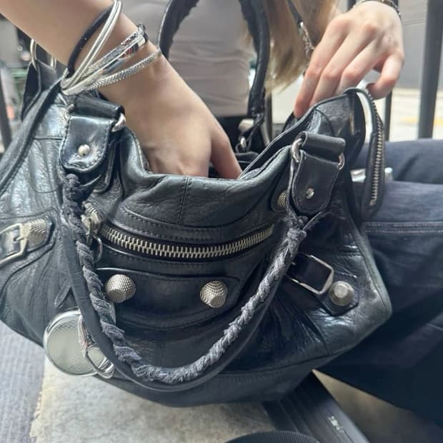 발렌시아가 자이언트 시티 모터백 정품 컨디션 우수
