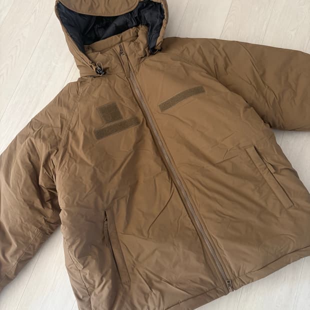 아웃스탠딩 프리마로프트 패딩