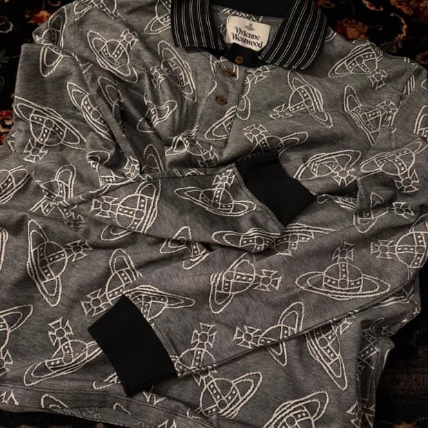 비비안웨스트우드 카라 이거사가신분은 되파실의향있으심연락주세요..