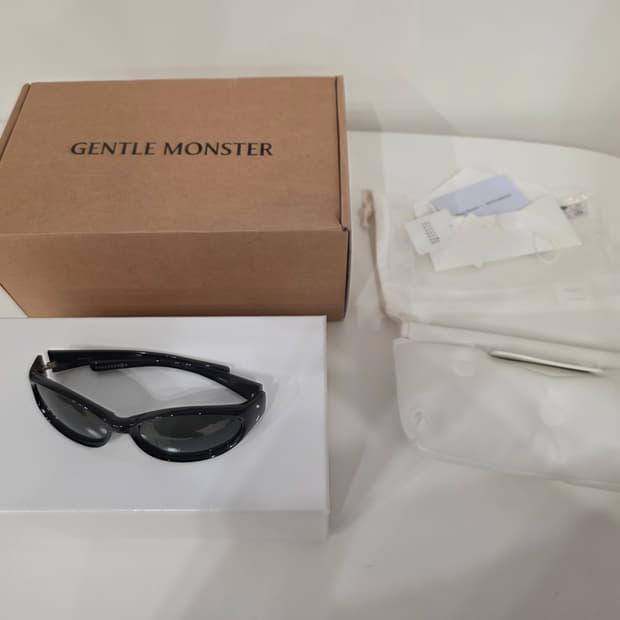 마르지엘라 젠틀몬스터 mm104 블랙