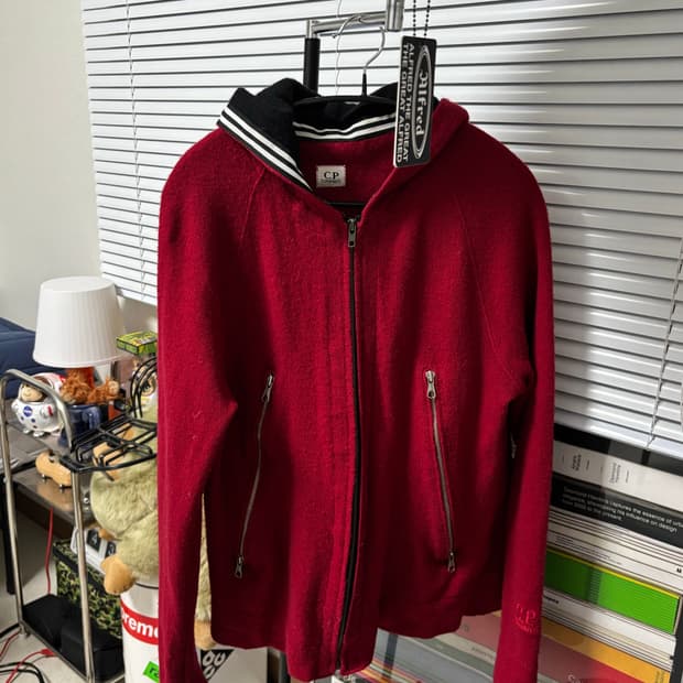 CP컴퍼니 모 후드집업