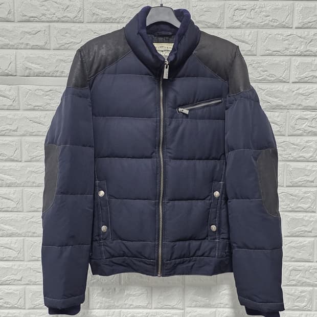 택포// 리바이스 다운 패딩 L