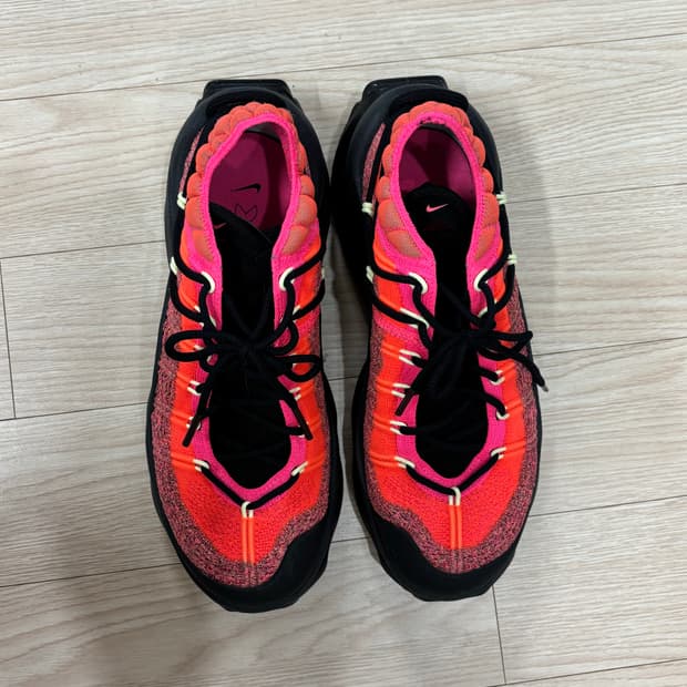 나이키 에어맥스 플라이니트 벤처 하이퍼 핑크 블랙 250사이즈