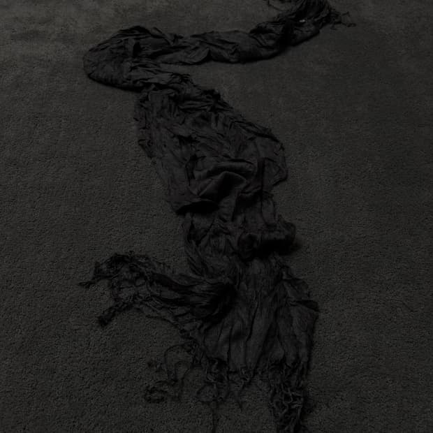 Vintage v-kei punk grunge mood scarf