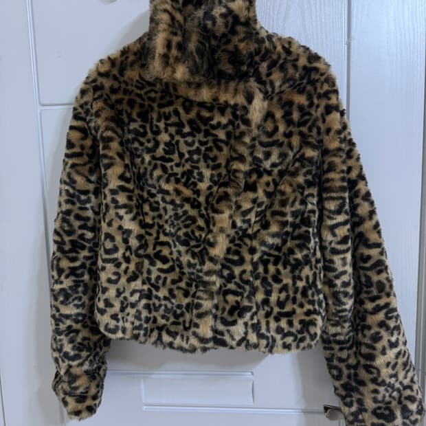 레오파트 숏 퍼 자켓