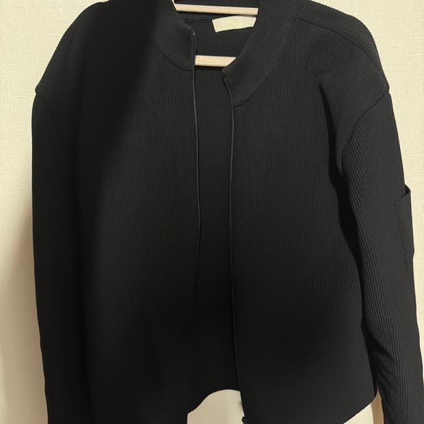 아모멘토 플리츠 집업 (M)