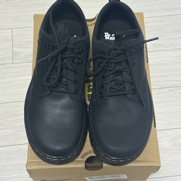 닥터마틴 리더 와이오밍 레더 유틸리티 슈즈 블랙