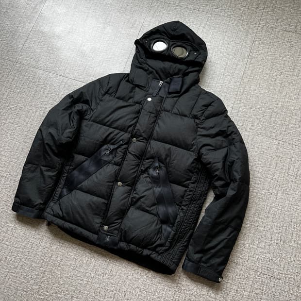CP컴퍼니 고글 나일론 패딩 105 덕다운