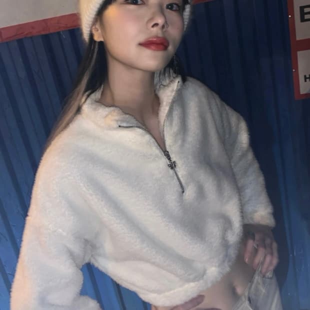 [새상품] 하이스쿨디스코 퍼 크롭 탑