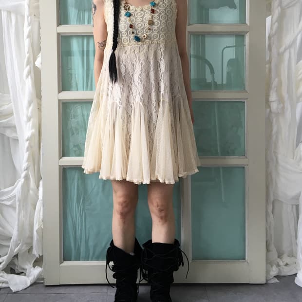 Axes femme lace pattern mixed sleeveless