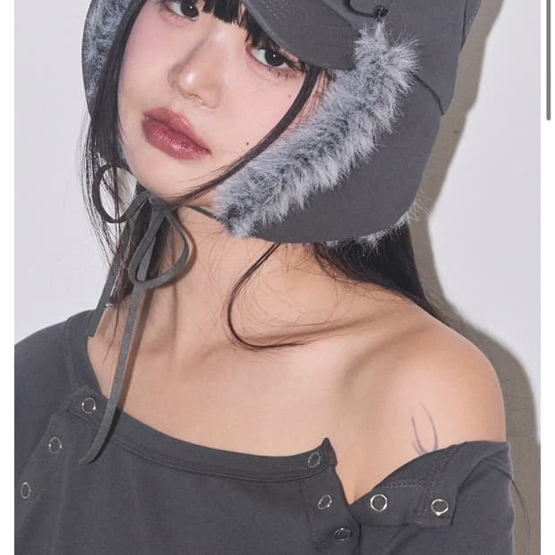 새상품)일리고 이어플랩 볼캡 차콜 