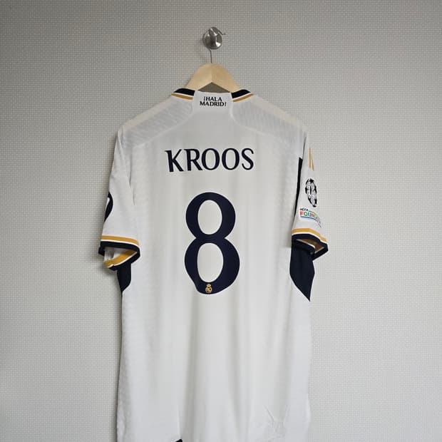 23-24 레알마드리드 홈 어센틱 유니폼 토니 크로스