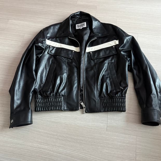 마리떼 프랑소와 저버 블랙 레더 크롭 자켓