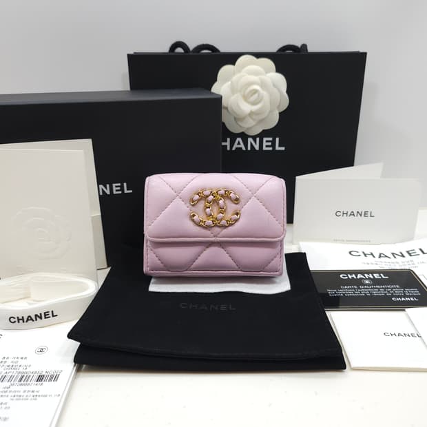 [정품] 샤넬 19 스몰 3단 플랩 지갑 AP1789