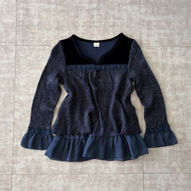 axes femme) velvet frill knit