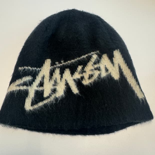 스투시 브러쉬드 비니