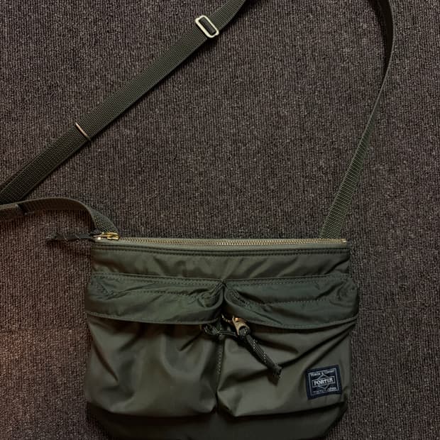 요시다 포터 포스 숄더백 올리브 (카키) s