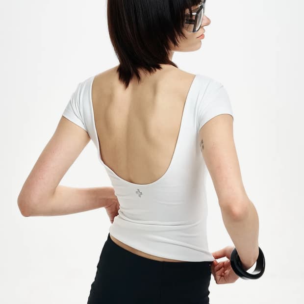 2000아카이브스 레아 백 스쿱 티 RHEA BACK SCOOP T /2