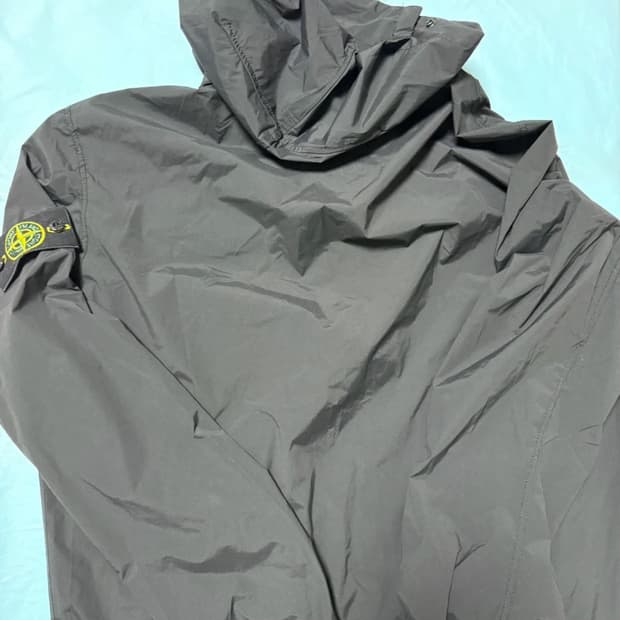 스톤아일랜드 윈드브레이커