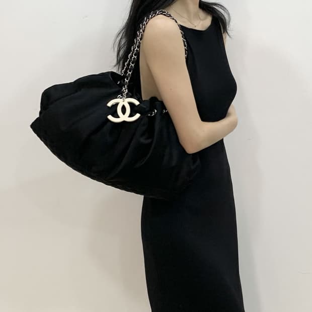 샤넬 멜로즈 베이스 새틴 퀼팅 CC참 숄더백