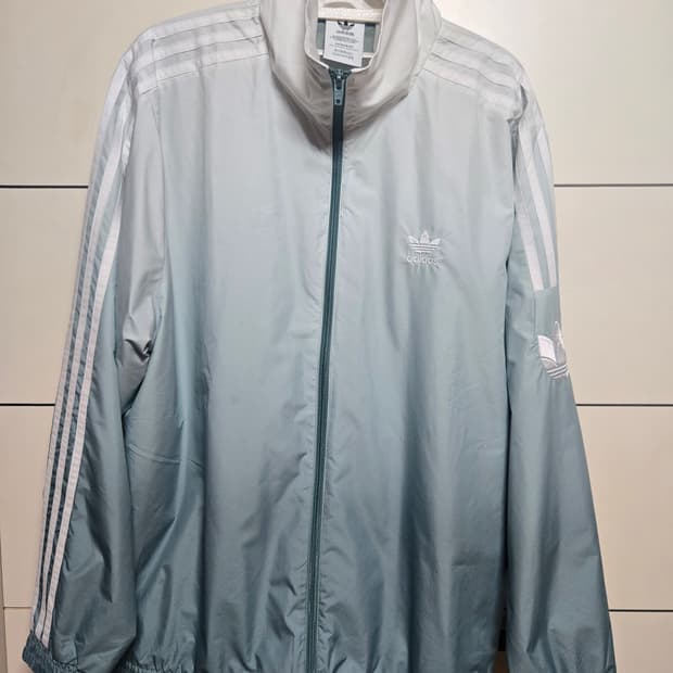 아디다스 그라데이션 불꽃 바람막이 점퍼