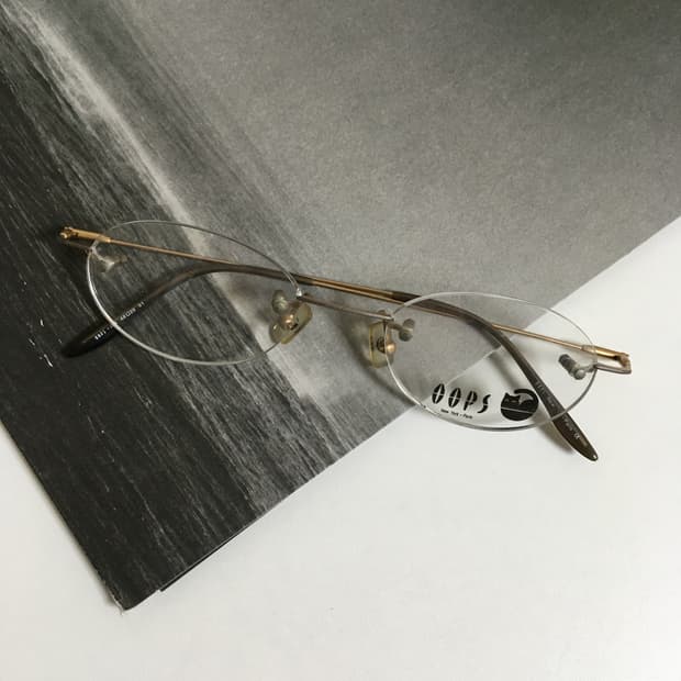 [긱시크/1color] 골드 빈티지 데드스탁 오벌 무테안경