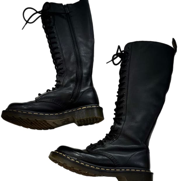 TTF✳️ Dr. Martens 1B60 20-Eye Boots 