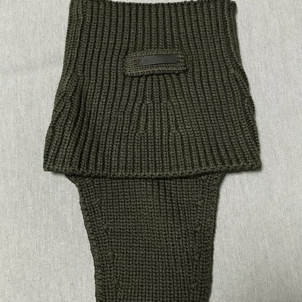 프라다 넥워머