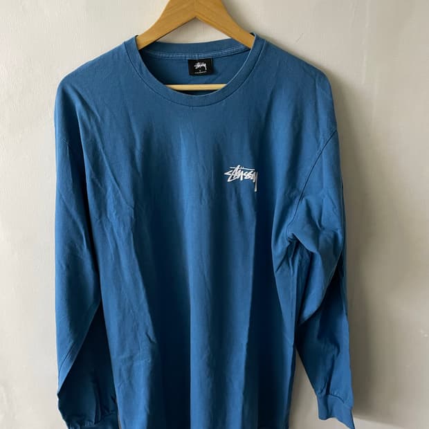 스투시 롱슬리브