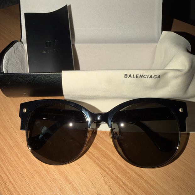 발렌시아가 선글라스