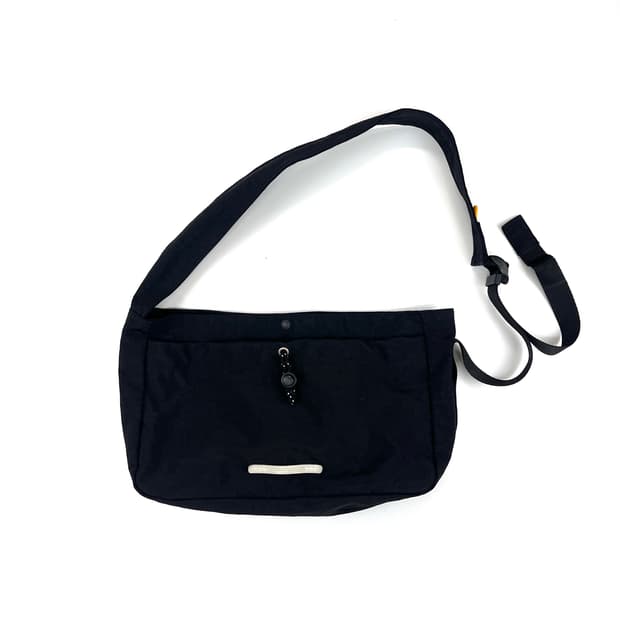 로우로우 크로스백