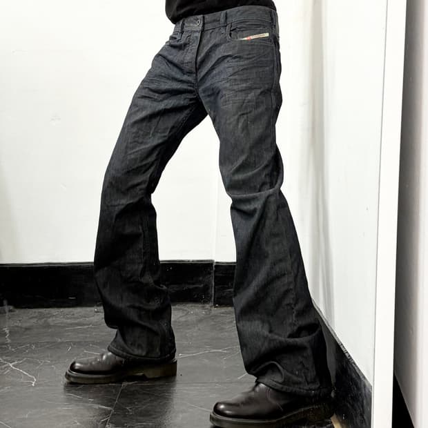 디젤 자티니 플레어 데님 팬츠