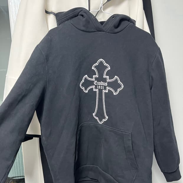 뉴에라 투팍 후드티 희귀매물