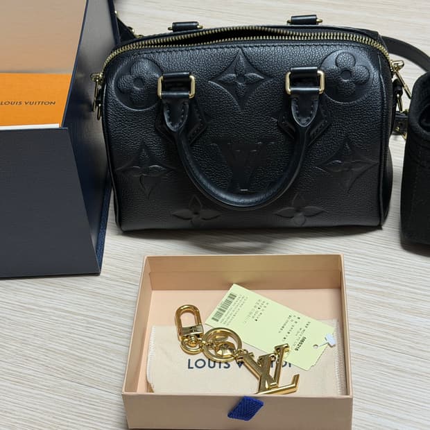 루이비통 스피디 반둘리에 20 앙프렝뜨 블랙