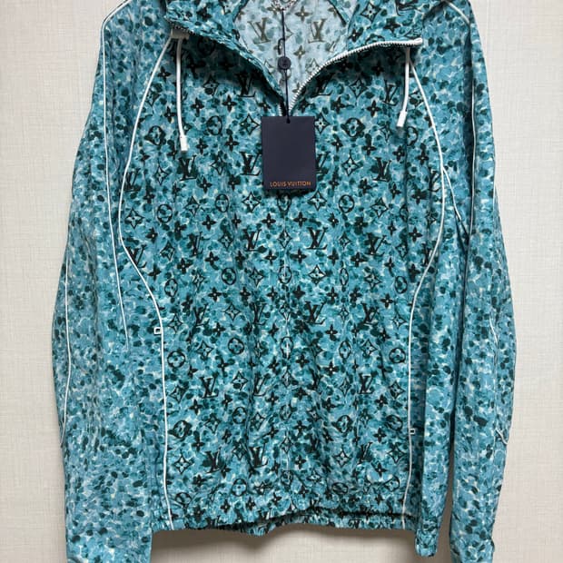 [52/새상품급] 루이비통 포인틸리즘 바람막이