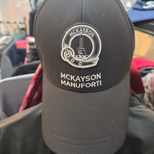 MCKAYSON 와이드핏 블랙 볼캡 모자