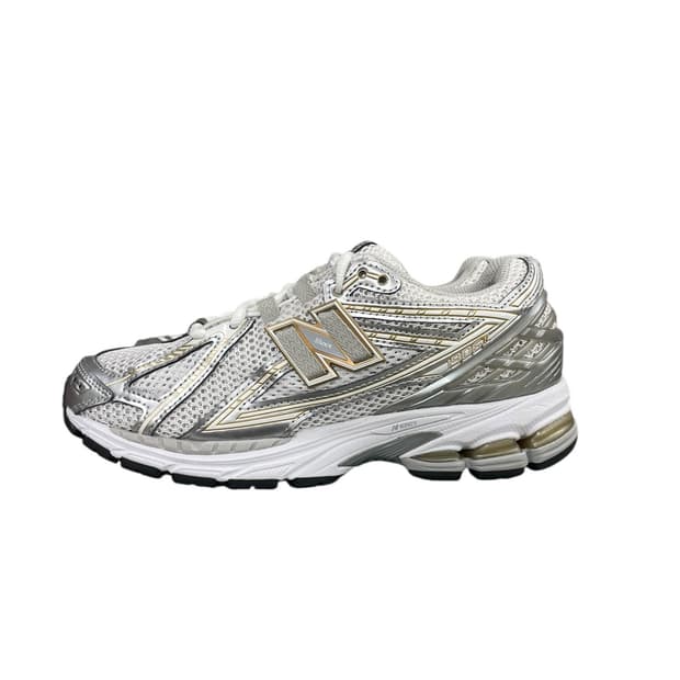 뉴발란스 1906R 화이트 메탈릭 실버 240