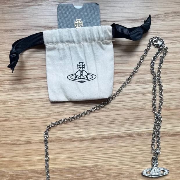 비비안웨스트우드 목걸이