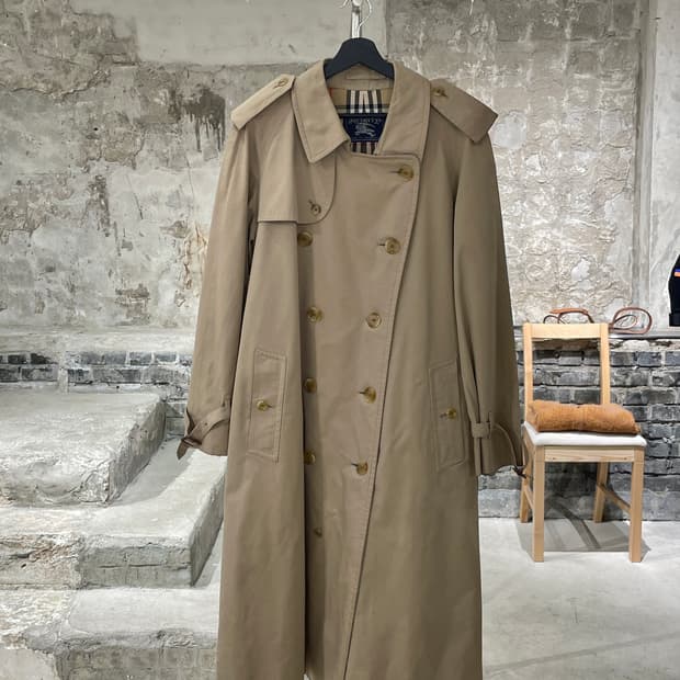 버버리 베이지 숄더 스트랩 코튼 벨티드 코트