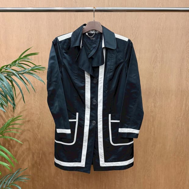 마리아니 코트 배색 파이핑 디테일 싱글 버튼업 디테일 레귤러핏 블랙