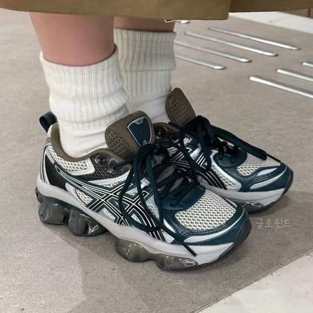 아식스 젤 퀀텀 키네틱 오트밀 다크 토프 275