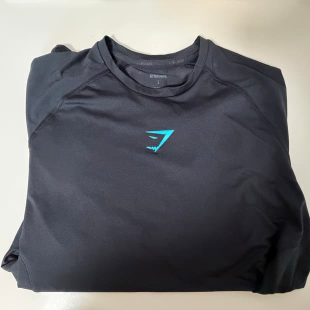GYMSHARK 짐샤크 엘리멘트 베이스레이어 블랙 블루로고