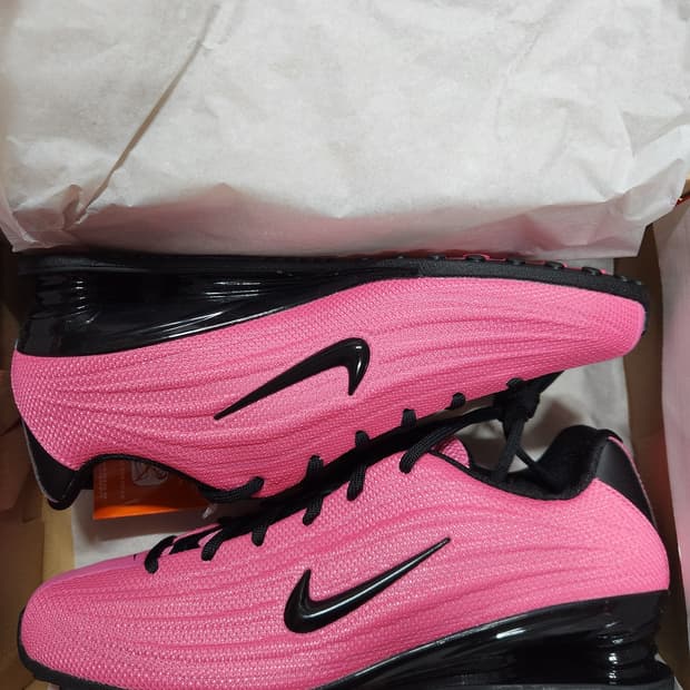 새상품 나이키 샥스 Z 핑크시클 HQ7540-601