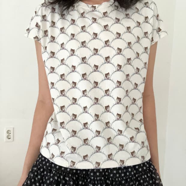 유니클로 고양이 그래픽 탑